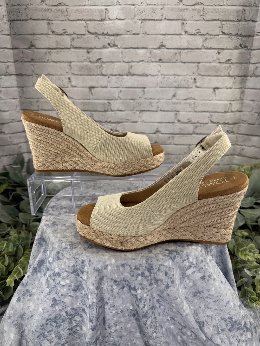 TOMS “Camilla” Beige & Gold Metallic Canvas Open-Toe Wedge Sandals WMS 6M☀️EUC - Picture 5 of 12